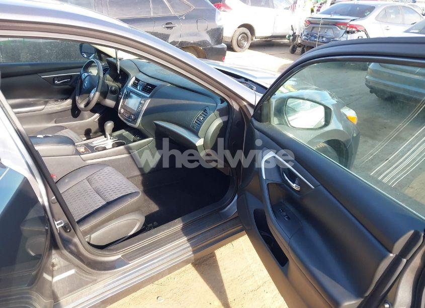 Photo 5 of 2017 Nissan Altima 2.5 SV (VIN 1N4AL3AP6HC220655)