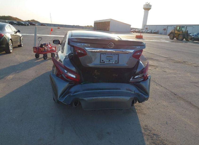 Photo 6 of 2017 Nissan Altima 2.5 SR (VIN 1N4AL3AP6HC222194)