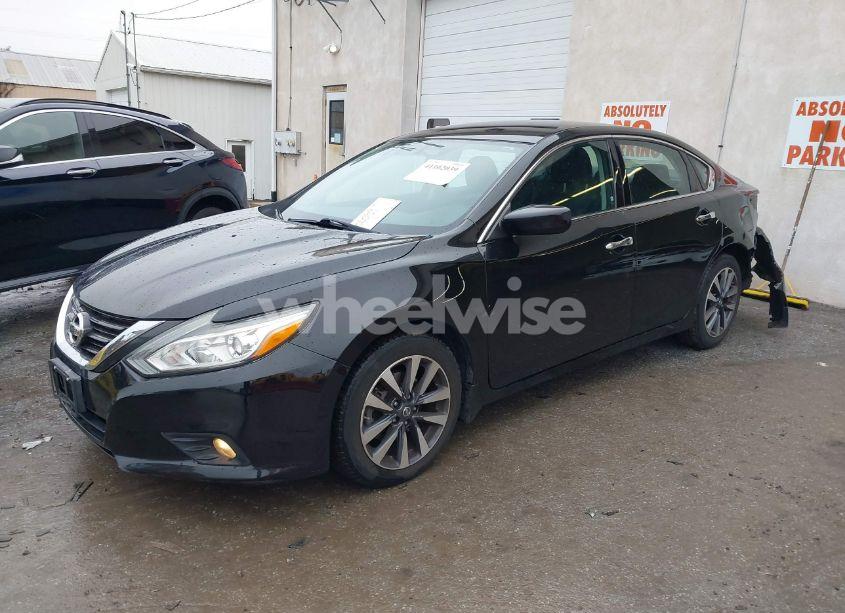 Photo 2 of 2017 Nissan Altima 2.5 SV (VIN 1N4AL3AP6HC223538)