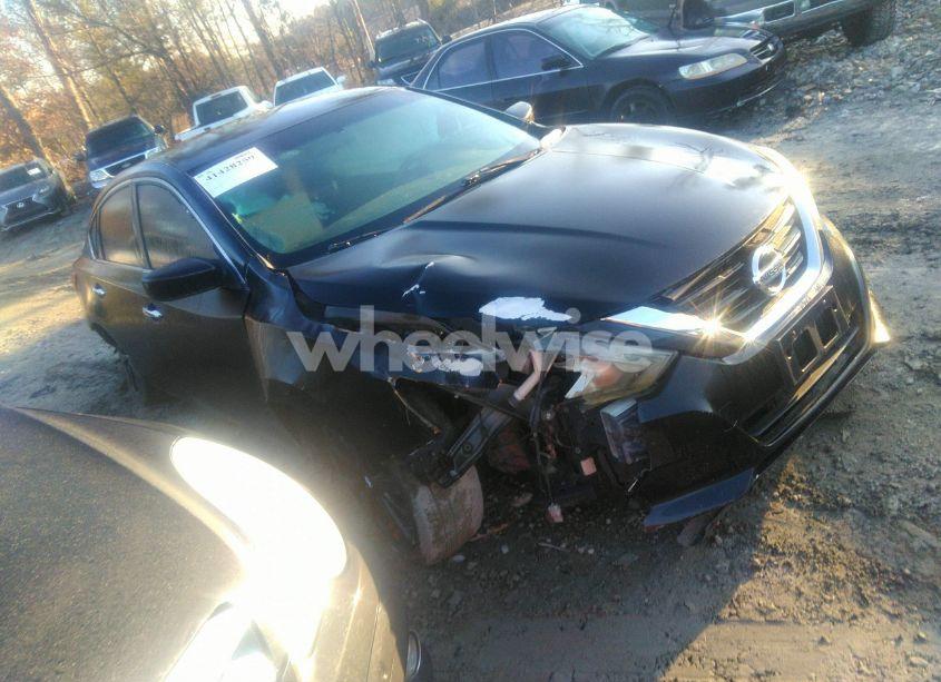 2017 Nissan Altima 2.5 SR (VIN 1N4AL3AP6HC223586) main photo