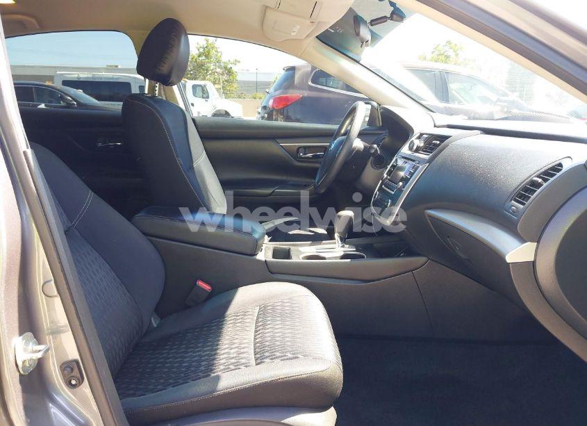 Photo 5 of 2017 Nissan Altima 2.5 S (VIN 1N4AL3AP6HC238900)