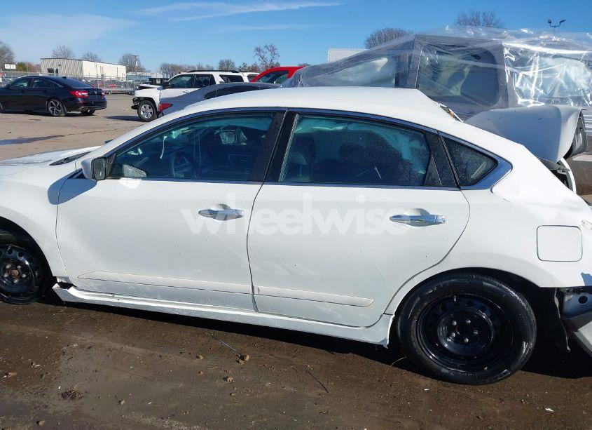 Photo 13 of 2017 Nissan Altima 2.5 S (VIN 1N4AL3AP6HC243997)