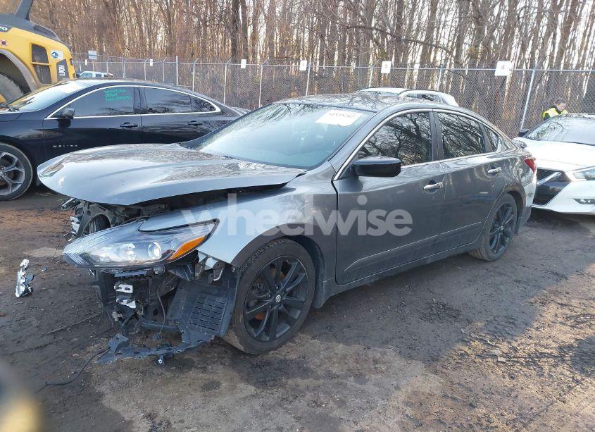 Photo 2 of 2017 Nissan Altima 2.5 SR (VIN 1N4AL3AP6HC246558)