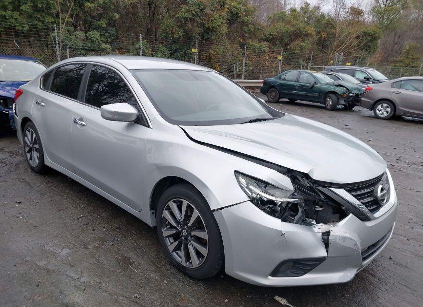 2017 Nissan Altima 2.5 SV (VIN 1N4AL3AP6HC256345) main photo