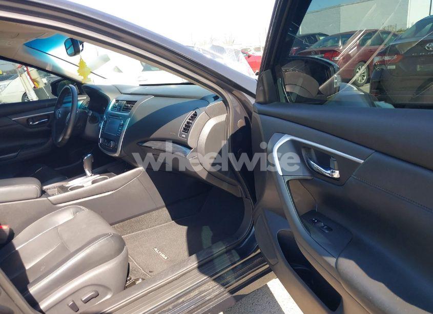 Photo 5 of 2017 Nissan Altima 2.5 SL (VIN 1N4AL3AP6HC268544)