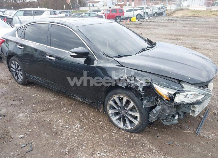 2017 Nissan Altima 2.5 SV (VIN 1N4AL3AP6HC272500) main photo