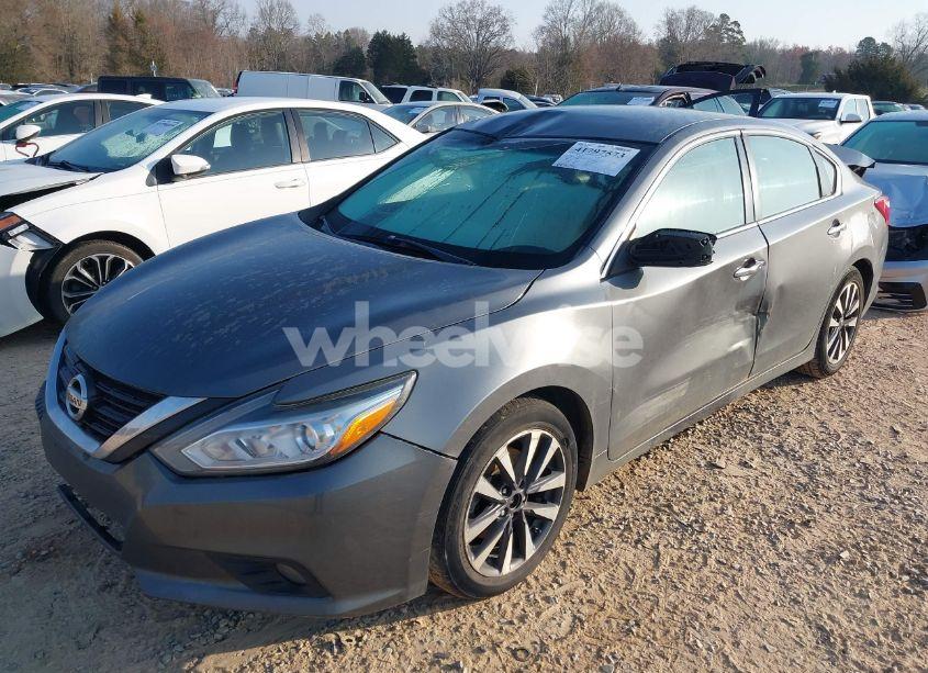 Photo 2 of 2017 Nissan Altima 2.5 SV (VIN 1N4AL3AP6HC280239)