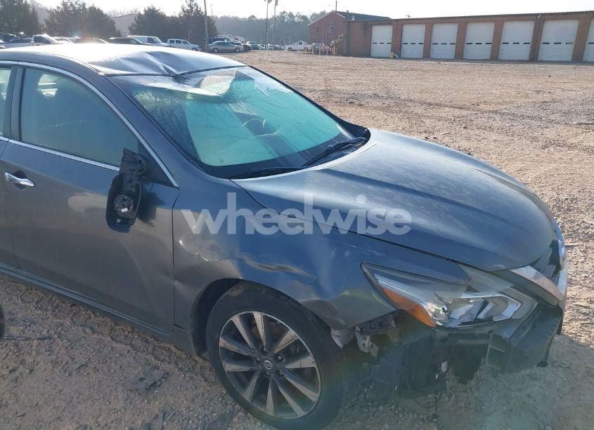 Photo 6 of 2017 Nissan Altima 2.5 SV (VIN 1N4AL3AP6HC280239)