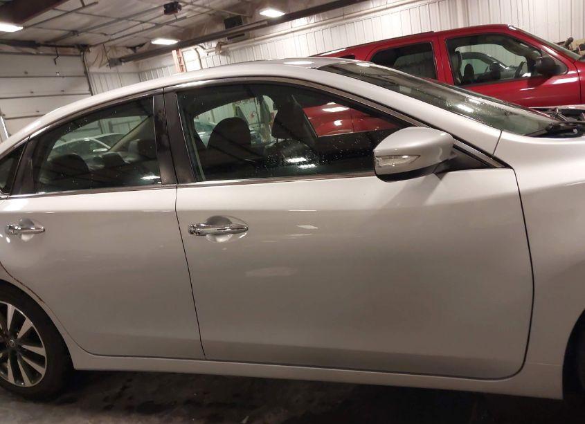 Photo 14 of 2017 Nissan Altima 2.5 SL (VIN 1N4AL3AP6HC288471)