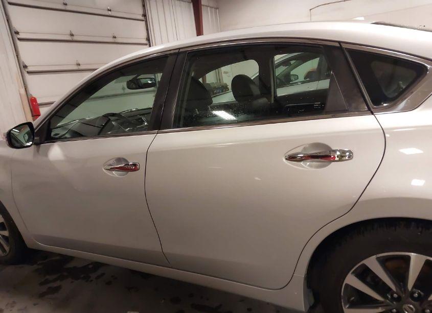 Photo 15 of 2017 Nissan Altima 2.5 SL (VIN 1N4AL3AP6HC288471)