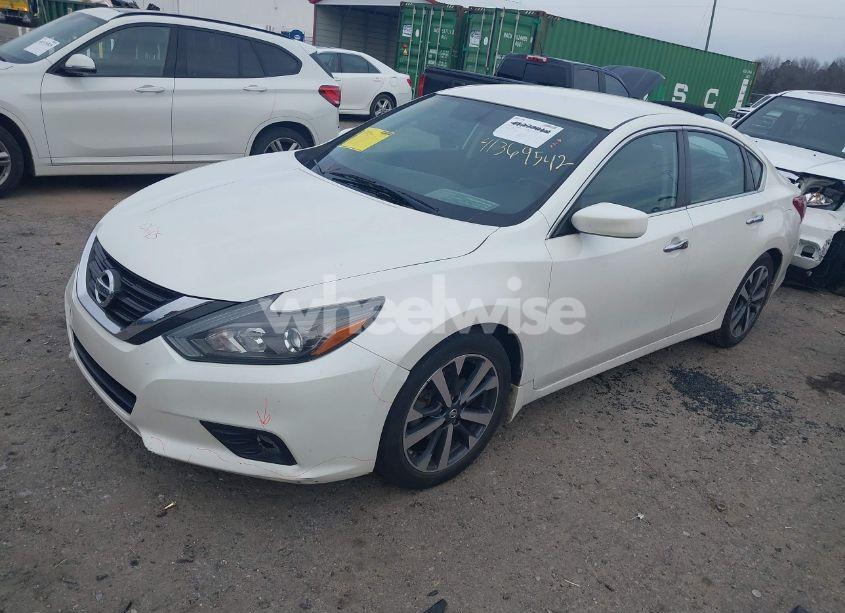 Photo 2 of 2017 Nissan Altima 2.5 SR (VIN 1N4AL3AP6HC290074)