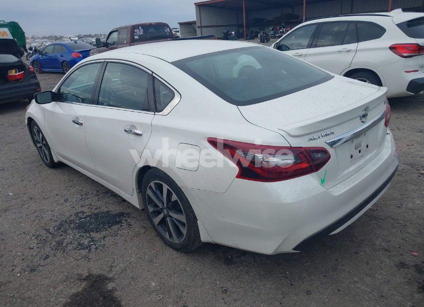 Photo 3 of 2017 Nissan Altima 2.5 SR (VIN 1N4AL3AP6HC290074)