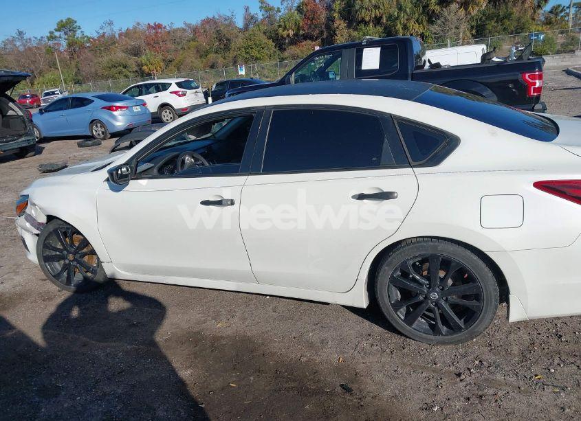 Photo 14 of 2017 Nissan Altima 2.5 SR (VIN 1N4AL3AP6HC297767)