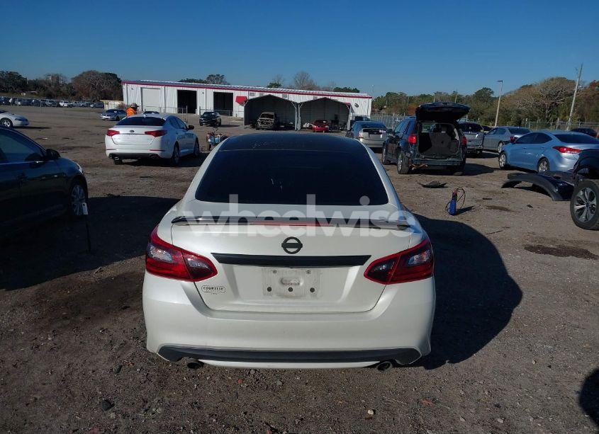 Photo 16 of 2017 Nissan Altima 2.5 SR (VIN 1N4AL3AP6HC297767)