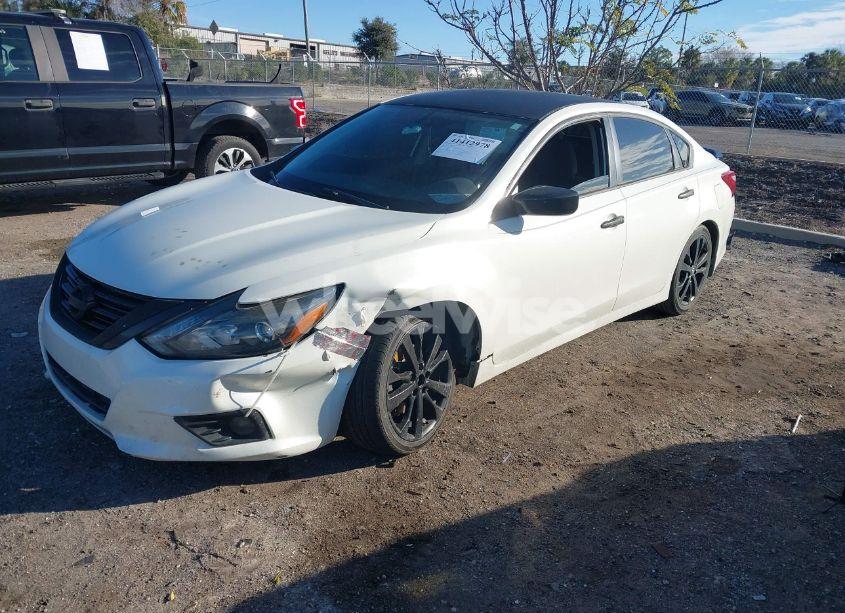 Photo 2 of 2017 Nissan Altima 2.5 SR (VIN 1N4AL3AP6HC297767)
