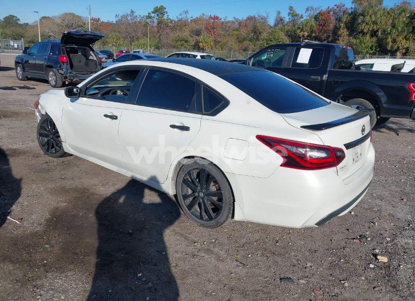 Photo 3 of 2017 Nissan Altima 2.5 SR (VIN 1N4AL3AP6HC297767)