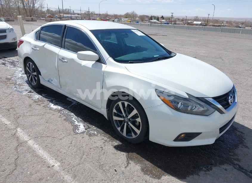 2017 Nissan Altima 2.5 SR (VIN 1N4AL3AP6HC477203) main photo