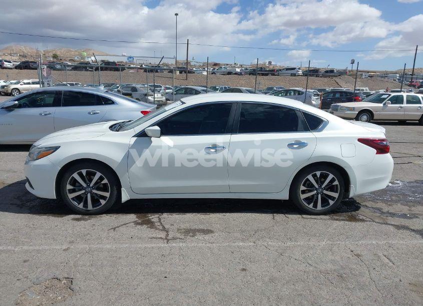 Photo 14 of 2017 Nissan Altima 2.5 SR (VIN 1N4AL3AP6HC477203)