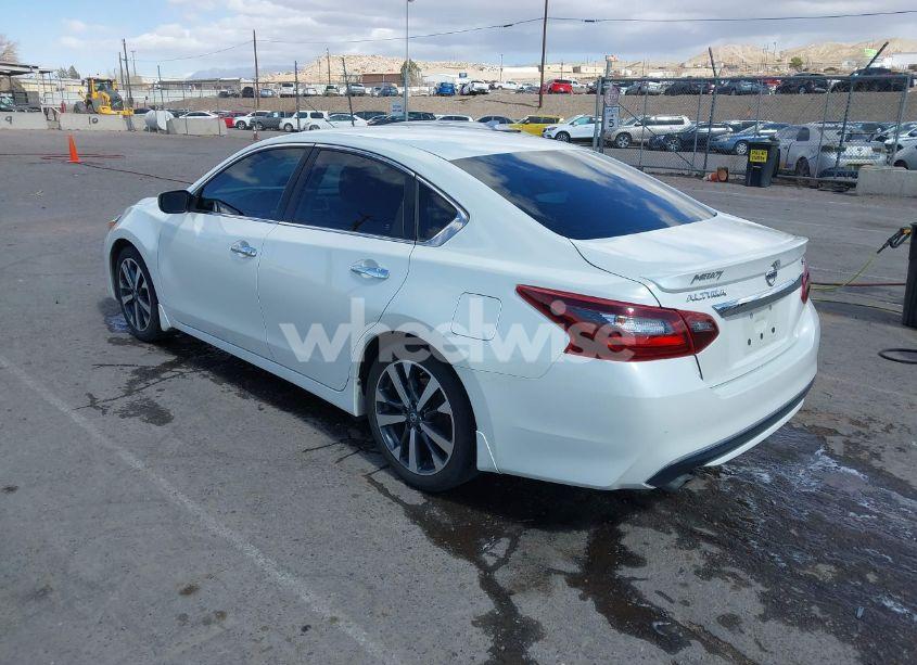 Photo 3 of 2017 Nissan Altima 2.5 SR (VIN 1N4AL3AP6HC477203)