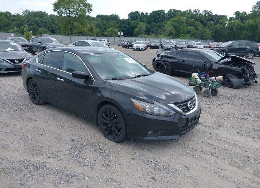 2017 Nissan Altima 2.5 SR (VIN 1N4AL3AP6HC483891) main photo