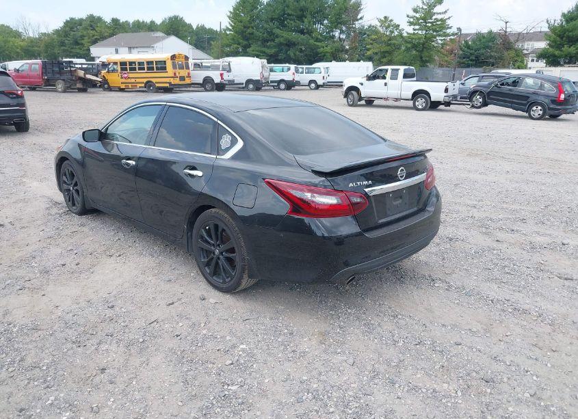 Photo 3 of 2017 Nissan Altima 2.5 SR (VIN 1N4AL3AP6HC483891)