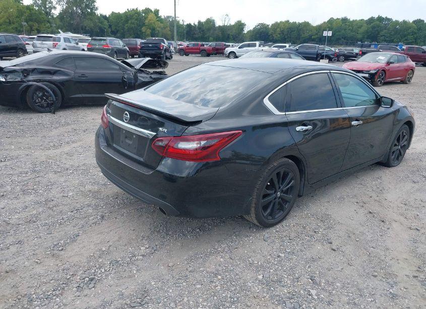Photo 4 of 2017 Nissan Altima 2.5 SR (VIN 1N4AL3AP6HC483891)