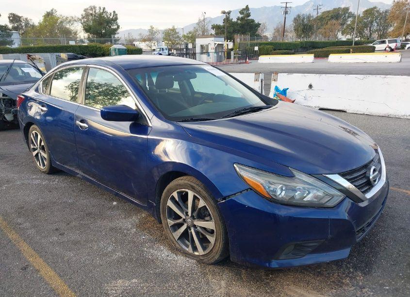 2017 Nissan Altima 2.5 SR (VIN 1N4AL3AP6HC493028) main photo