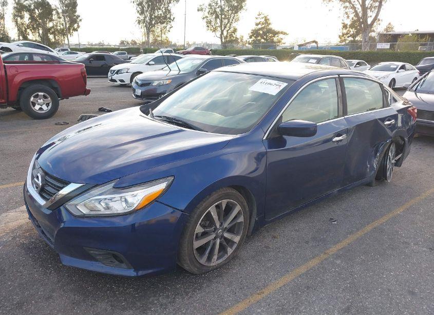 Photo 2 of 2017 Nissan Altima 2.5 SR (VIN 1N4AL3AP6HC493028)