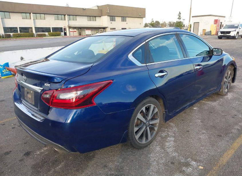 Photo 4 of 2017 Nissan Altima 2.5 SR (VIN 1N4AL3AP6HC493028)