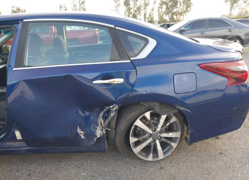 Photo 6 of 2017 Nissan Altima 2.5 SR (VIN 1N4AL3AP6HC493028)