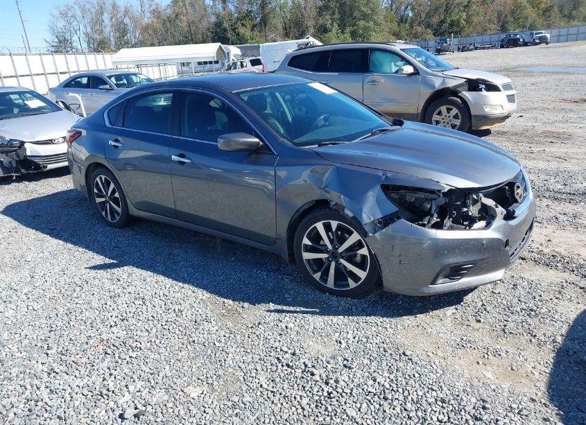 2017 Nissan Altima 2.5 SR (VIN 1N4AL3AP6HC494969) main photo