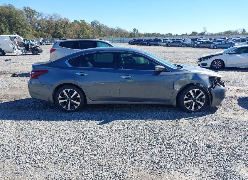 Photo 13 of 2017 Nissan Altima 2.5 SR (VIN 1N4AL3AP6HC494969)