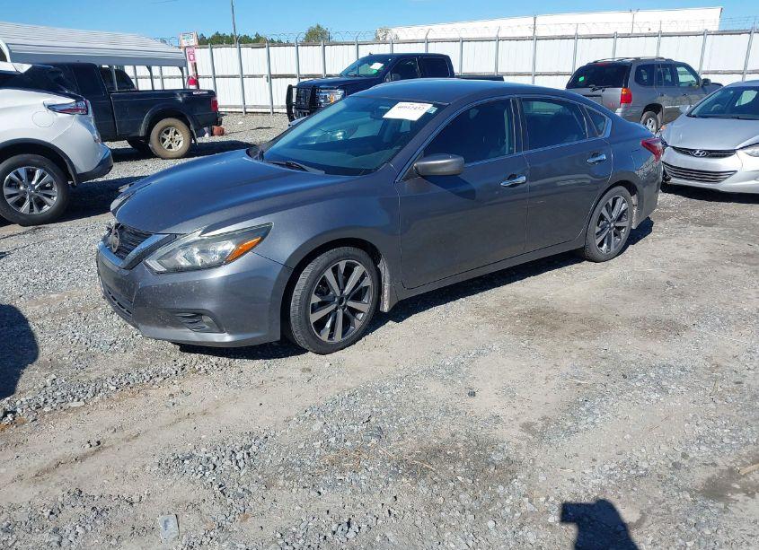Photo 2 of 2017 Nissan Altima 2.5 SR (VIN 1N4AL3AP6HC494969)