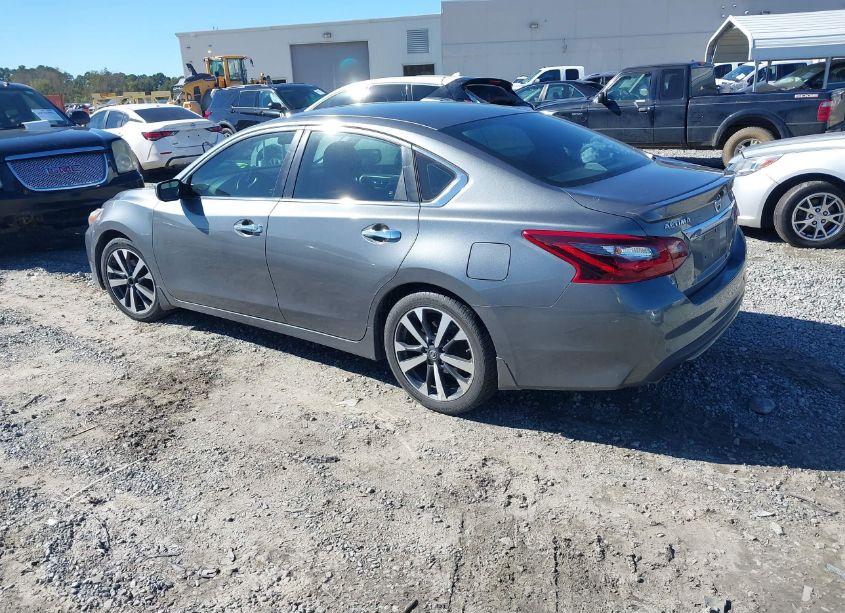 Photo 3 of 2017 Nissan Altima 2.5 SR (VIN 1N4AL3AP6HC494969)
