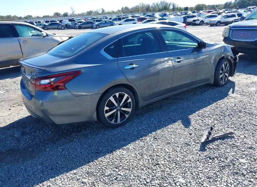 Photo 4 of 2017 Nissan Altima 2.5 SR (VIN 1N4AL3AP6HC494969)
