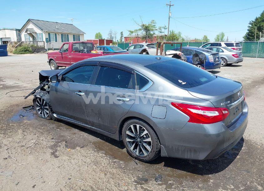 Photo 3 of 2017 Nissan Altima 2.5 SL (VIN 1N4AL3AP6HC498990)