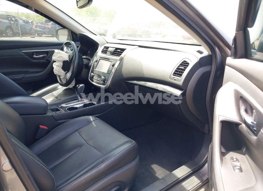 Photo 5 of 2017 Nissan Altima 2.5 SL (VIN 1N4AL3AP6HC498990)