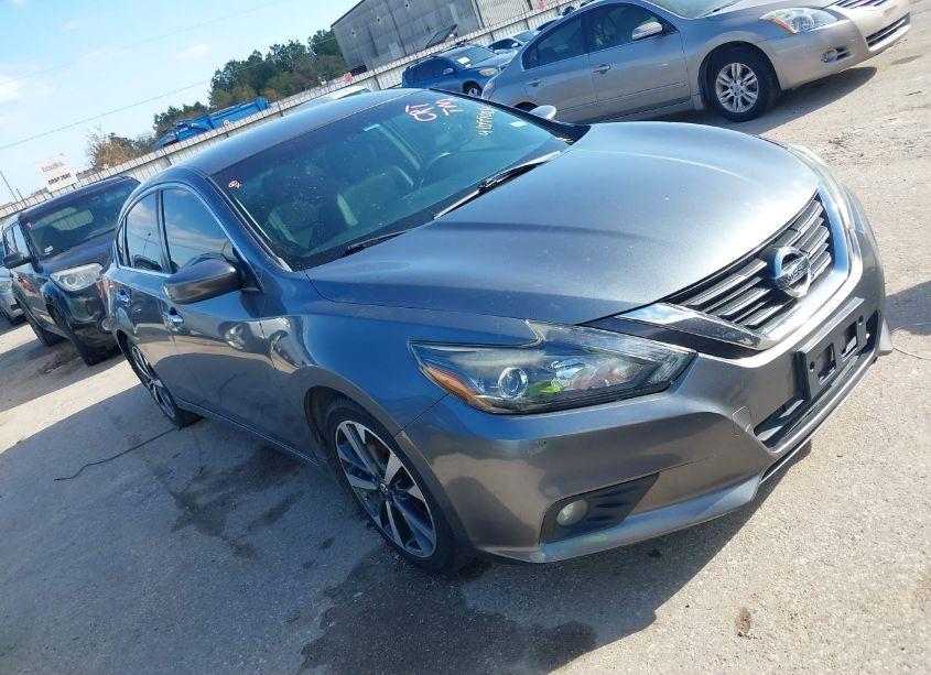 2017 Nissan Altima 2.5 SR (VIN 1N4AL3AP6HN308500) main photo