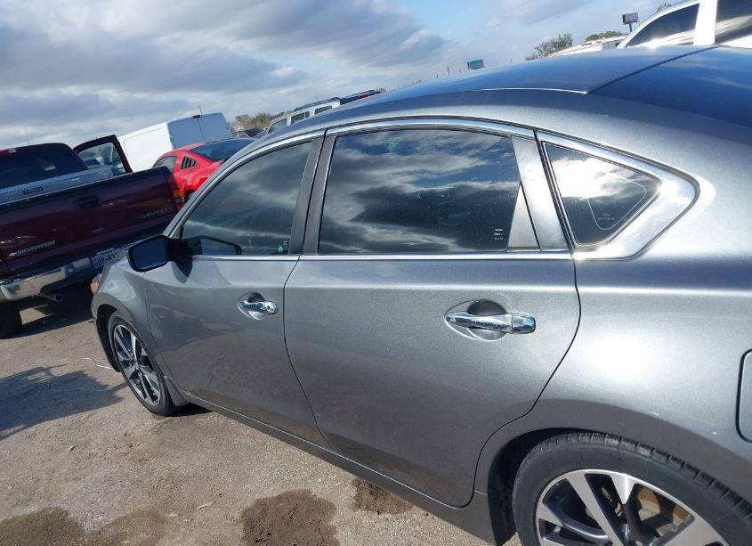 Photo 14 of 2017 Nissan Altima 2.5 SR (VIN 1N4AL3AP6HN308500)