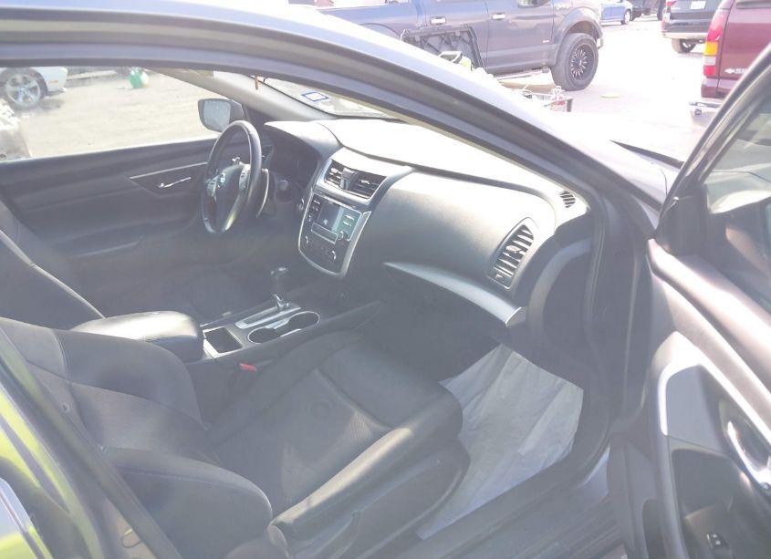 Photo 5 of 2017 Nissan Altima 2.5 SR (VIN 1N4AL3AP6HN308500)