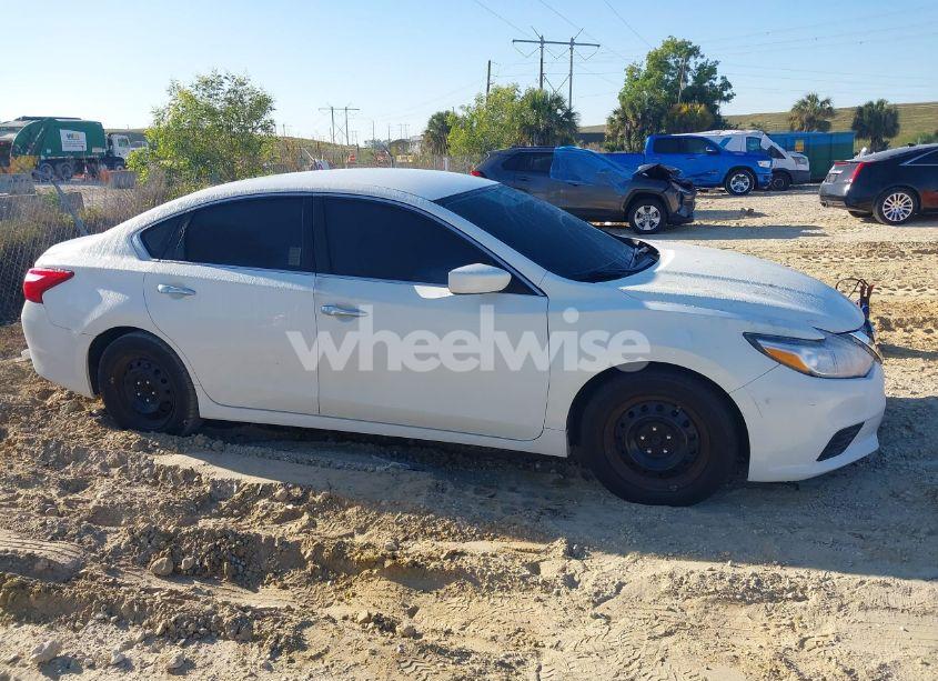 Photo 13 of 2017 Nissan Altima 2.5 S (VIN 1N4AL3AP6HN320839)