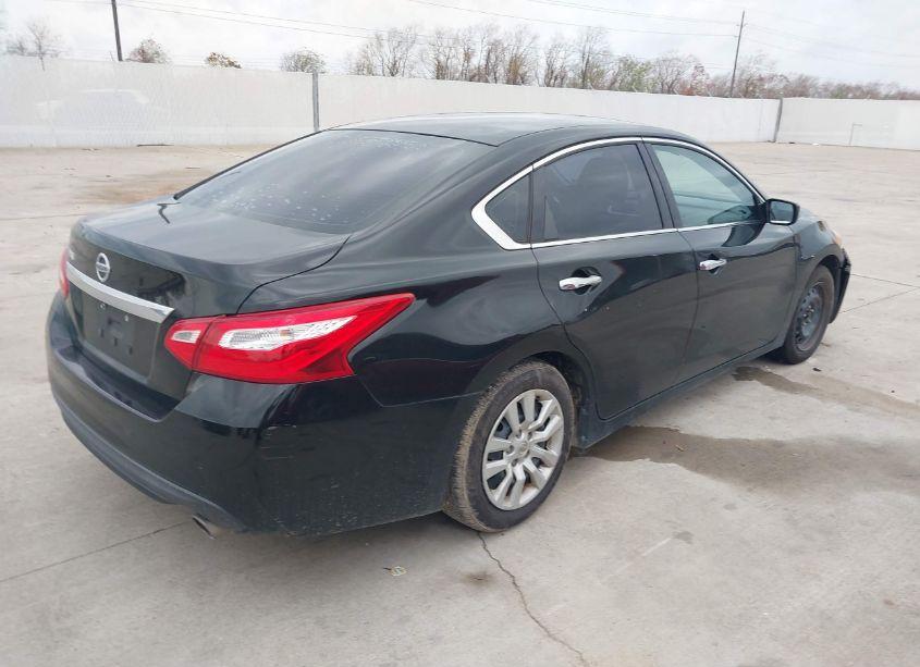 Photo 4 of 2017 Nissan Altima 2.5 S (VIN 1N4AL3AP6HN349600)