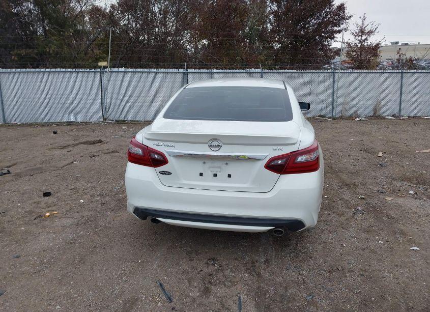 Photo 15 of 2017 Nissan Altima 2.5 SR (VIN 1N4AL3AP6HN352495)
