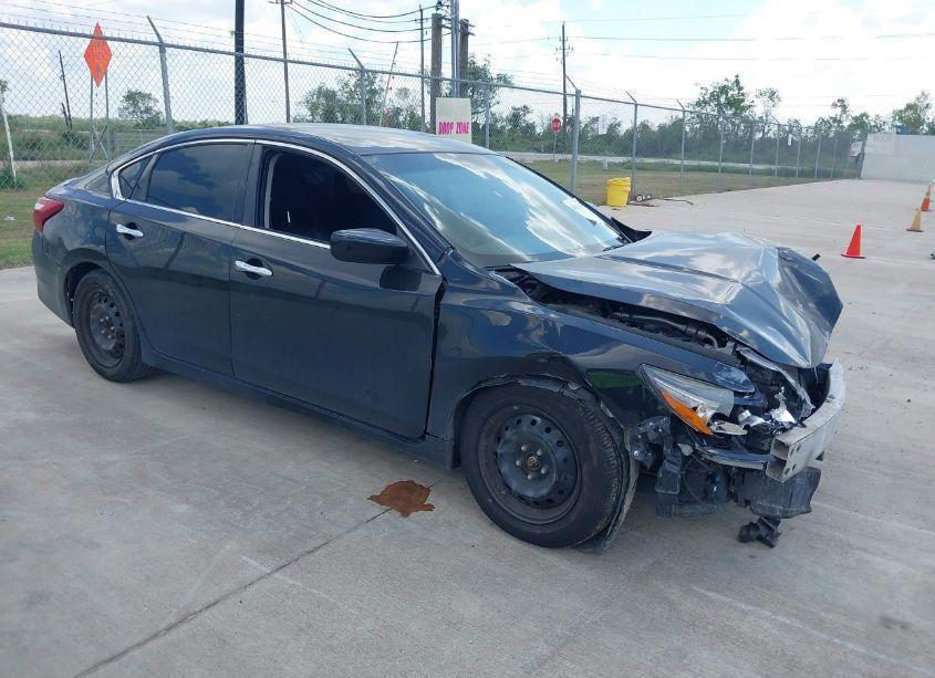 2017 Nissan Altima 2.5 S (VIN 1N4AL3AP6HN365702) main photo