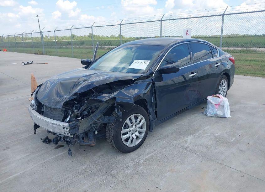 Photo 2 of 2017 Nissan Altima 2.5 S (VIN 1N4AL3AP6HN365702)