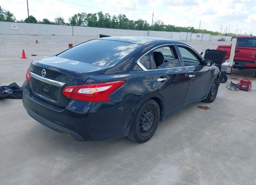 Photo 4 of 2017 Nissan Altima 2.5 S (VIN 1N4AL3AP6HN365702)