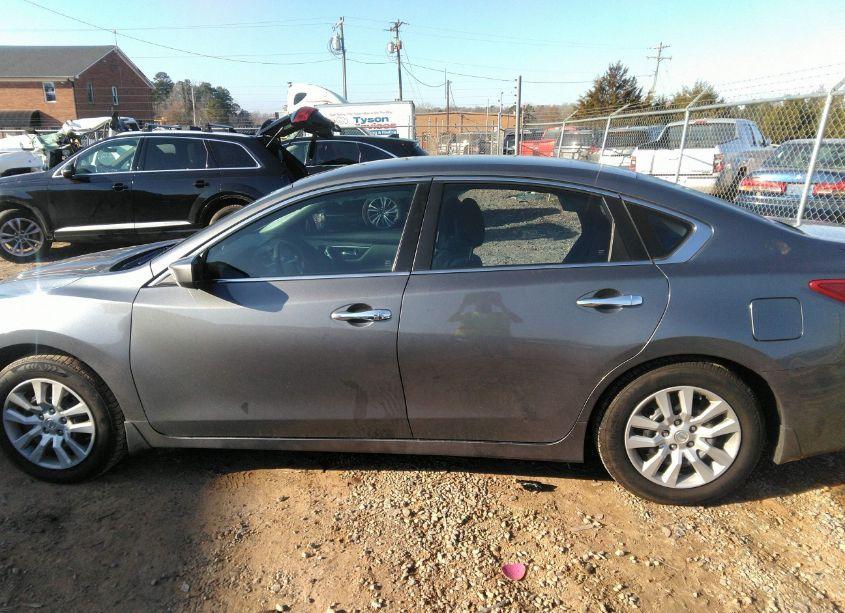 Photo 15 of 2018 Nissan Altima 2.5 S (VIN 1N4AL3AP6JC102711)