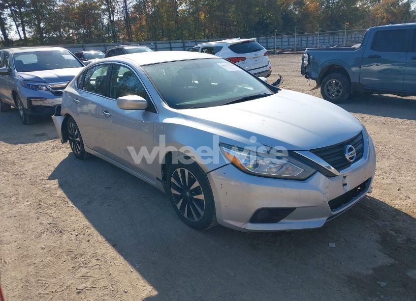 2018 Nissan Altima 2.5 SV (VIN 1N4AL3AP6JC108069) main photo