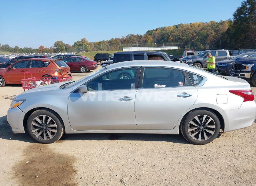 Photo 14 of 2018 Nissan Altima 2.5 SV (VIN 1N4AL3AP6JC108069)