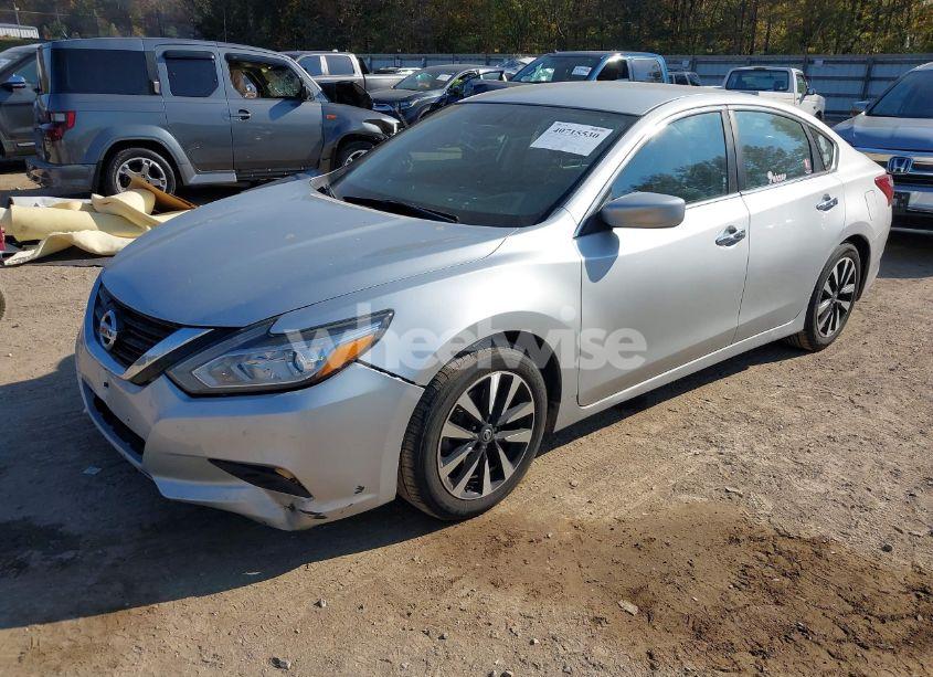 Photo 2 of 2018 Nissan Altima 2.5 SV (VIN 1N4AL3AP6JC108069)